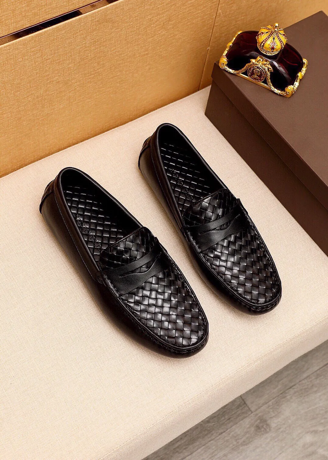 Men's shoes 💰: 420 💐BV men's slip-on shoes® [BOTTEGA VENETA] official website counter new model, one-to-one mold opening ⚠Italian calfskin ➕Hand-woven ➕Cow leather lining. Driving slip-ons, available at counters, sizes 38～44 (45🉑️customized)